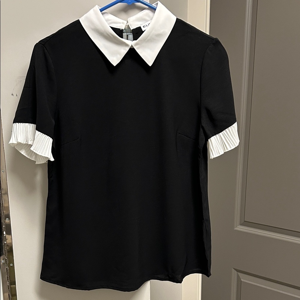 Black and White Collared Short Sleeve Top